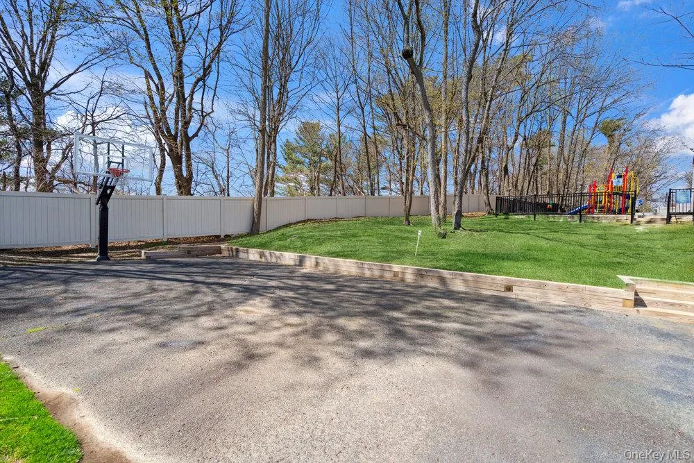 90 Foxwood Drive, Oyster Bay, NY, 3 Bedrooms Bedrooms, 7 Rooms Rooms,2 BathroomsBathrooms,Residential Lease,For Rent,Foxwood,0,995348 90 Foxwood Drive, Oyster Bay, NY, 3 Bedrooms Bedrooms, 7 Rooms Rooms,2 BathroomsBathrooms,Residential Lease,For Rent,Foxwood,0,995348