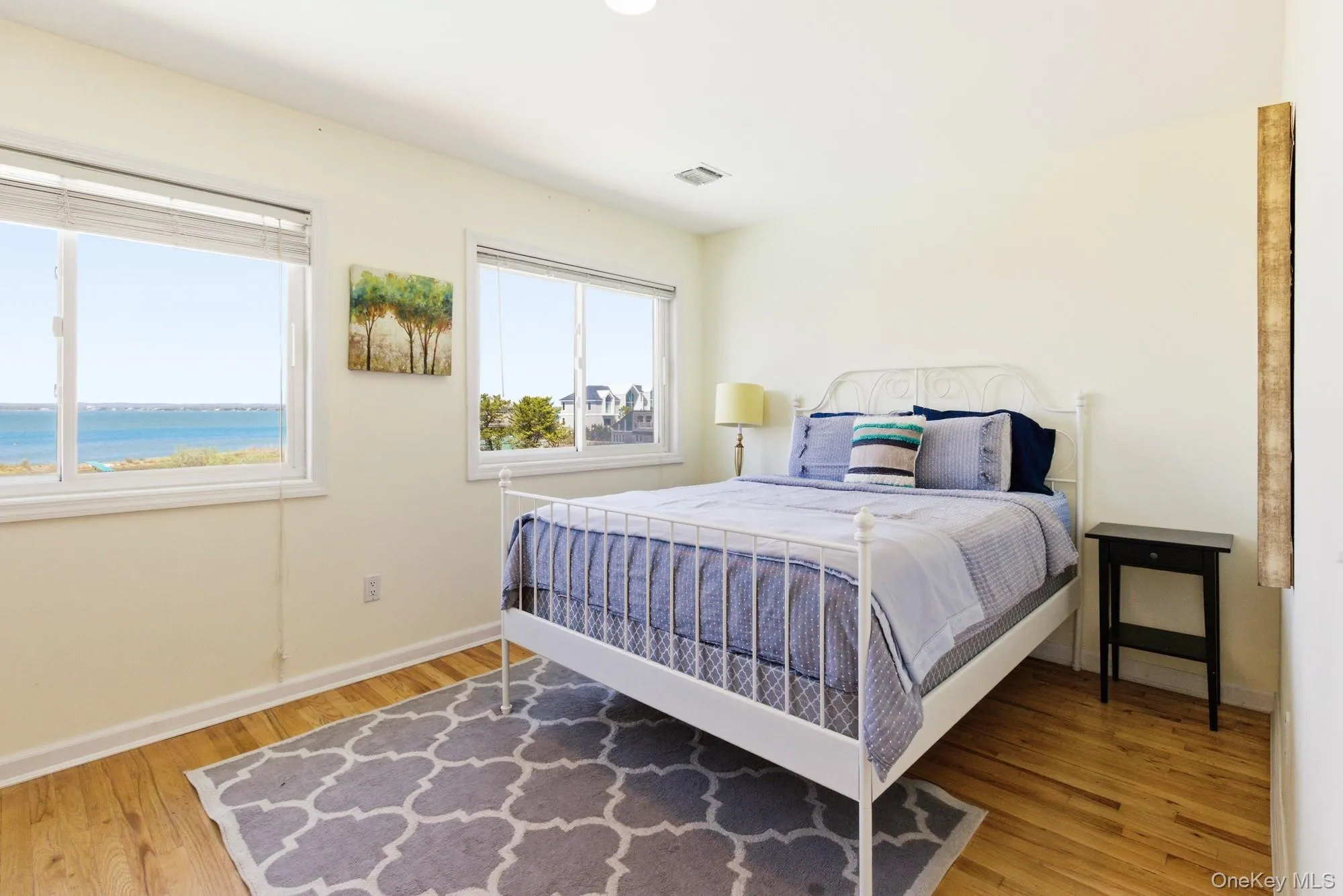 818 Dune Road, Southampton, New York 11978