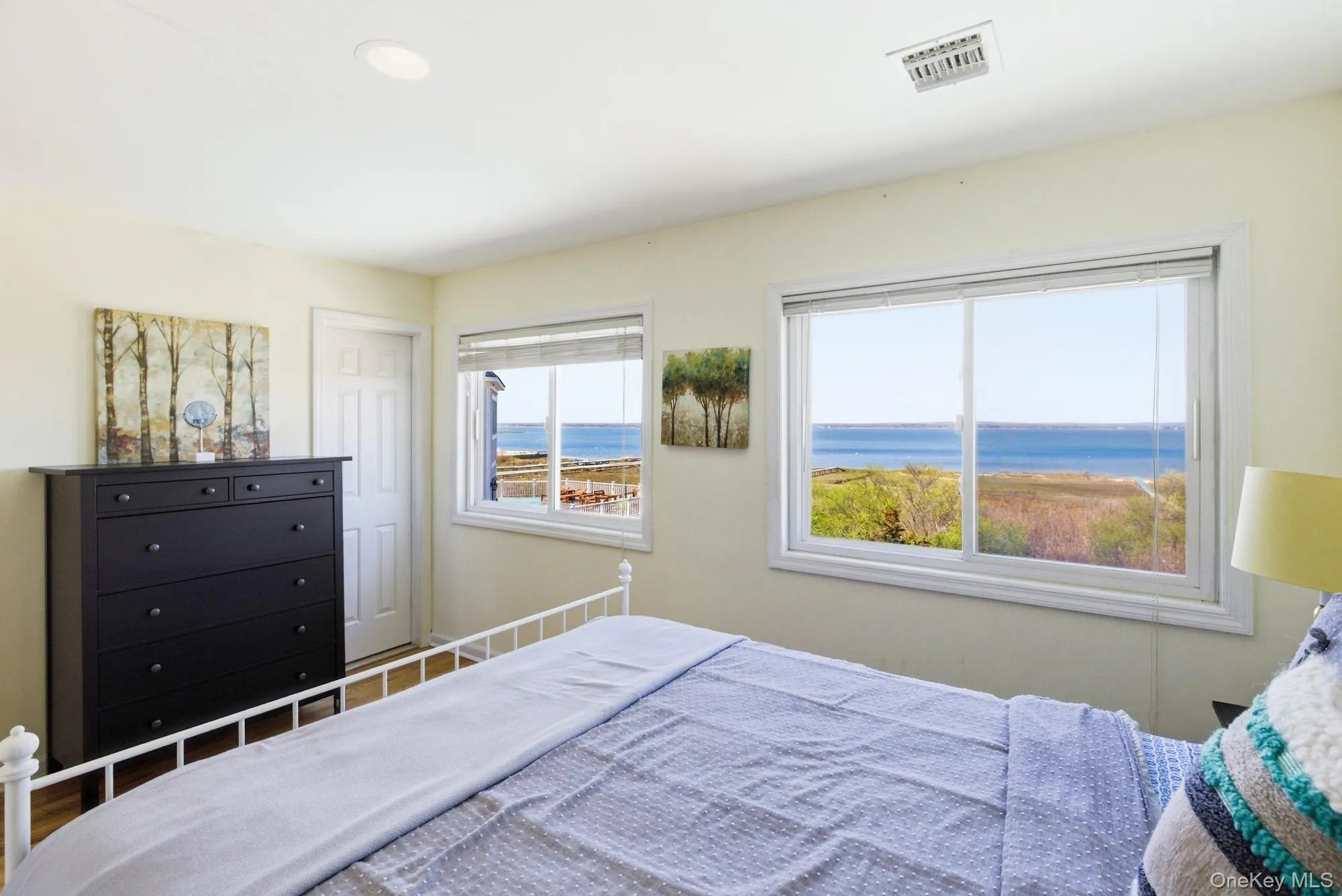 818 Dune Road, Southampton, New York 11978