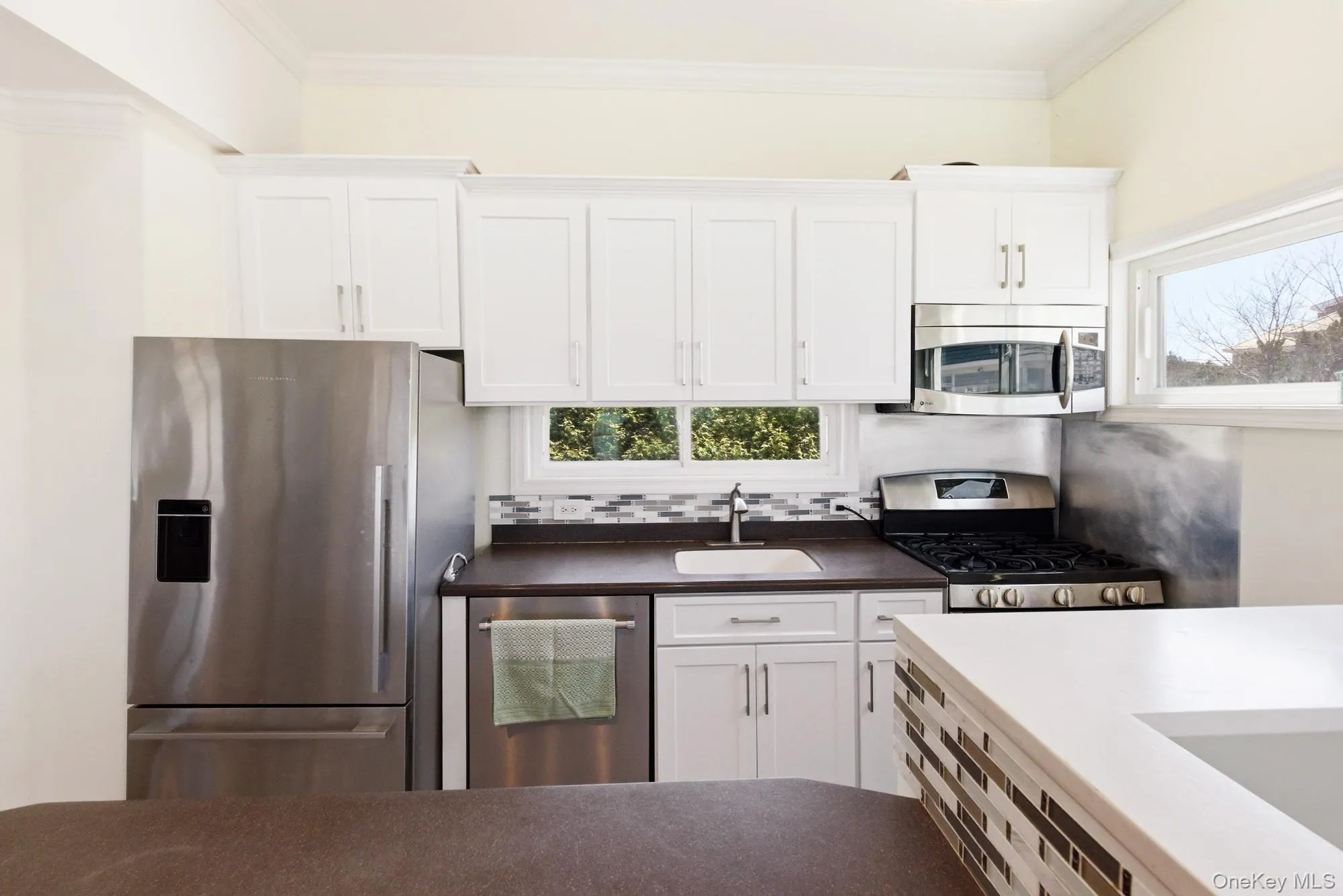 818 Dune Road, Southampton, New York 11978