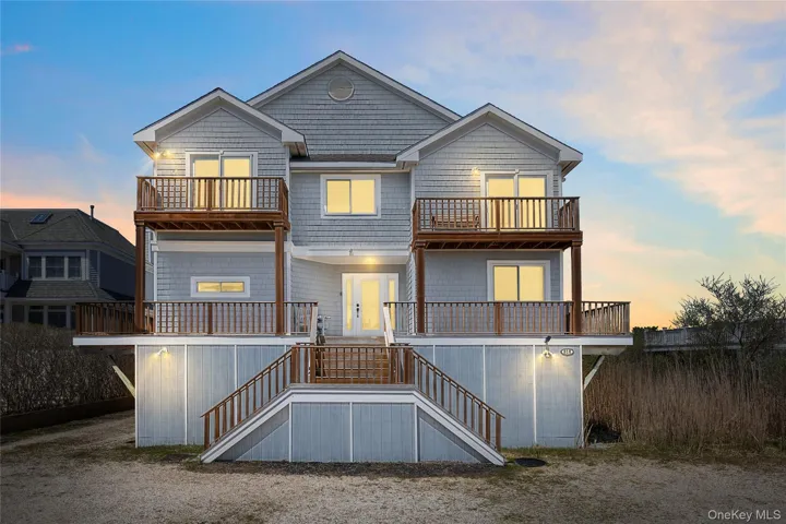 818 Dune Road, Southampton, New York 11978