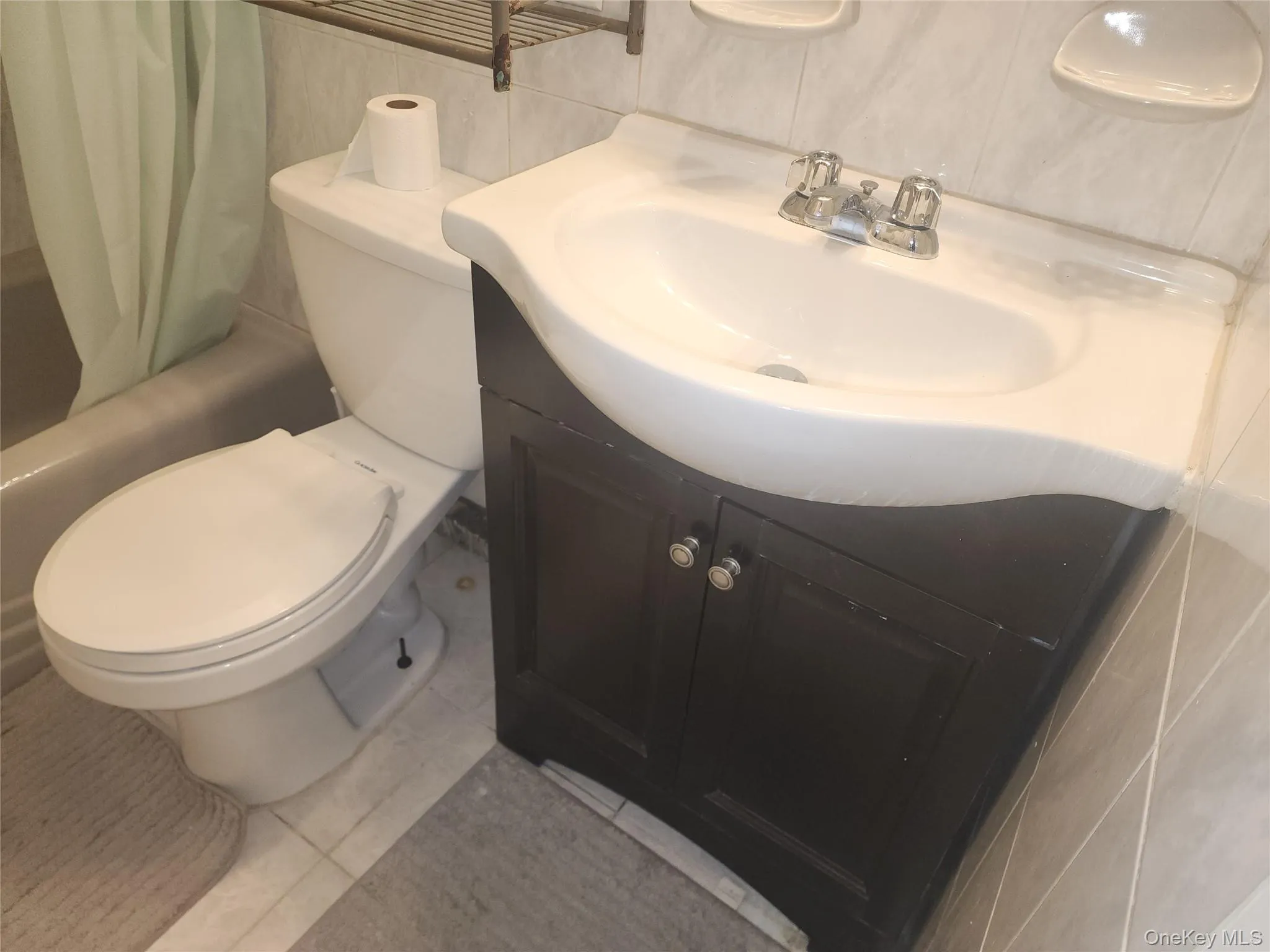 65-08 77 Street, New York, NY, 3 Bedrooms Bedrooms, 6 Rooms Rooms,1 BathroomBathrooms,Residential Lease,For Rent,77,0,995362 65-08 77 Street, New York, NY, 3 Bedrooms Bedrooms, 6 Rooms Rooms,1 BathroomBathrooms,Residential Lease,For Rent,77,0,995362