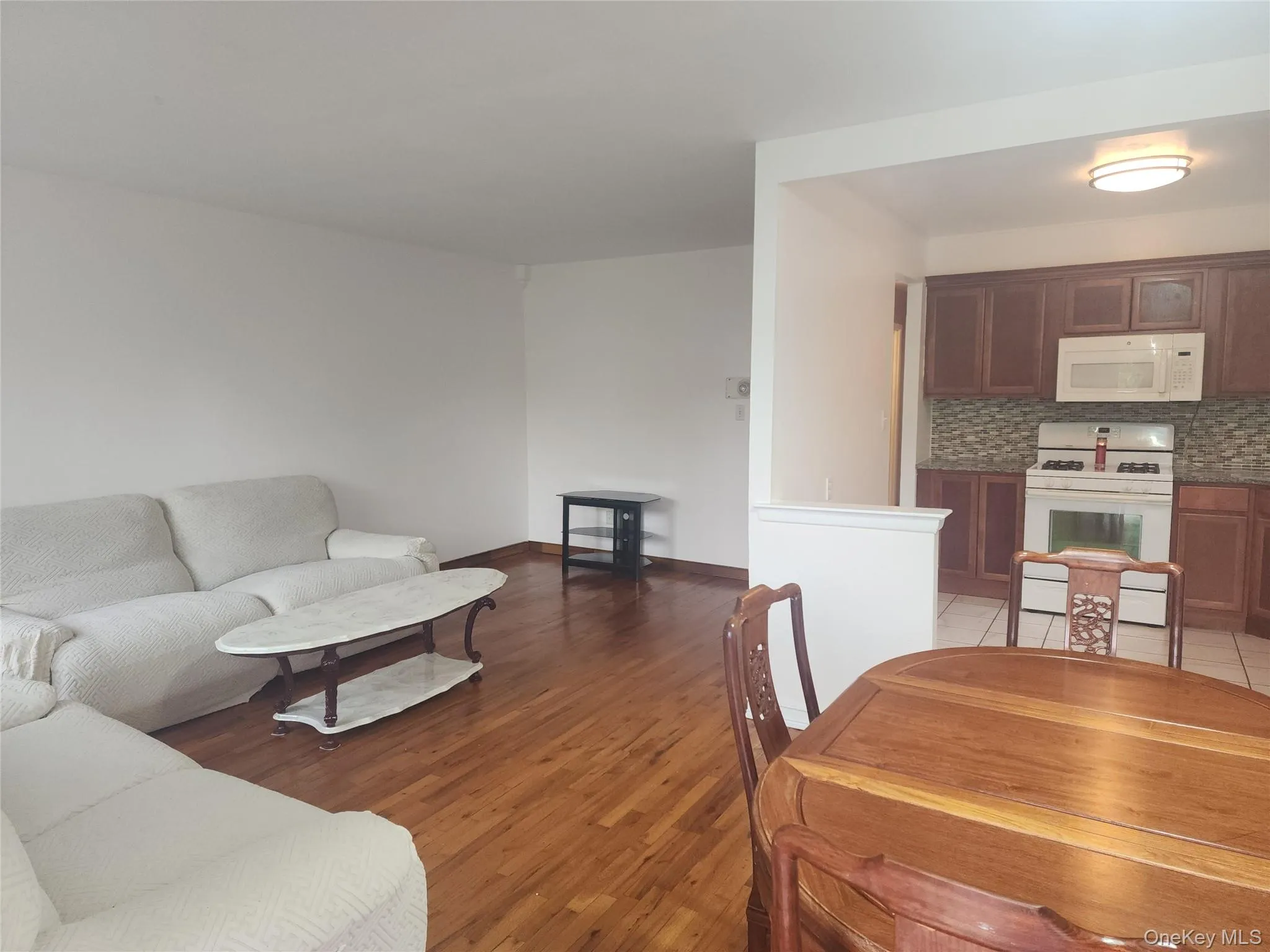 65-08 77 Street, New York, NY, 3 Bedrooms Bedrooms, 6 Rooms Rooms,1 BathroomBathrooms,Residential Lease,For Rent,77,0,995362 65-08 77 Street, New York, NY, 3 Bedrooms Bedrooms, 6 Rooms Rooms,1 BathroomBathrooms,Residential Lease,For Rent,77,0,995362