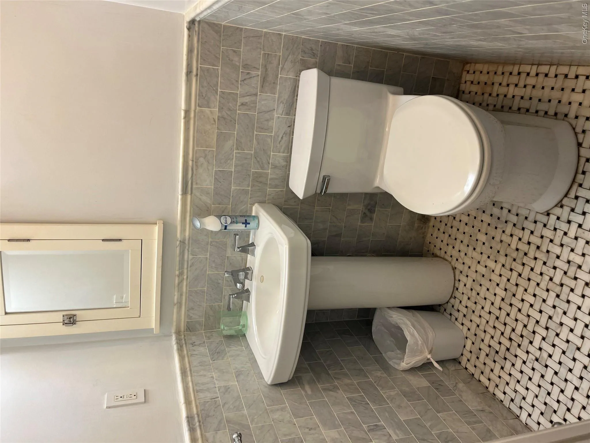 5314 194th Street, New York, NY, 3 Bedrooms Bedrooms, 6 Rooms Rooms,1 BathroomBathrooms,Residential,For Rent,194th,0,995365 5314 194th Street, New York, NY, 3 Bedrooms Bedrooms, 6 Rooms Rooms,1 BathroomBathrooms,Residential,For Rent,194th,0,995365