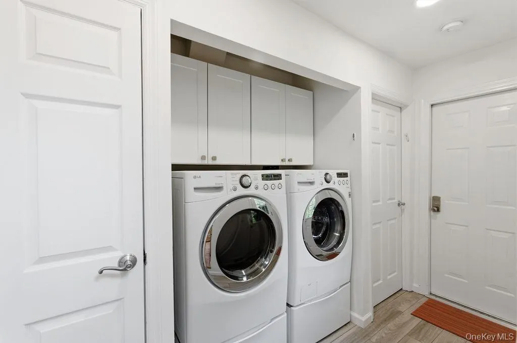 24 Liberty Street, Southampton, NY, 5 Bedrooms Bedrooms, 9 Rooms Rooms,2 BathroomsBathrooms,Residential Lease,For Rent,Liberty,0,995387 24 Liberty Street, Southampton, NY, 5 Bedrooms Bedrooms, 9 Rooms Rooms,2 BathroomsBathrooms,Residential Lease,For Rent,Liberty,0,995387