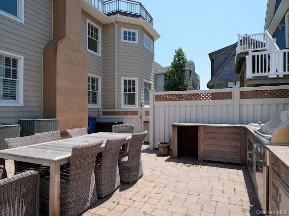 3 Pennsylvania Court, Long Beach, NY, 4 Bedrooms Bedrooms, 9 Rooms Rooms,4 BathroomsBathrooms,Residential Lease,For Rent,Pennsylvania,0,995389 3 Pennsylvania Court, Long Beach, NY, 4 Bedrooms Bedrooms, 9 Rooms Rooms,4 BathroomsBathrooms,Residential Lease,For Rent,Pennsylvania,0,995389