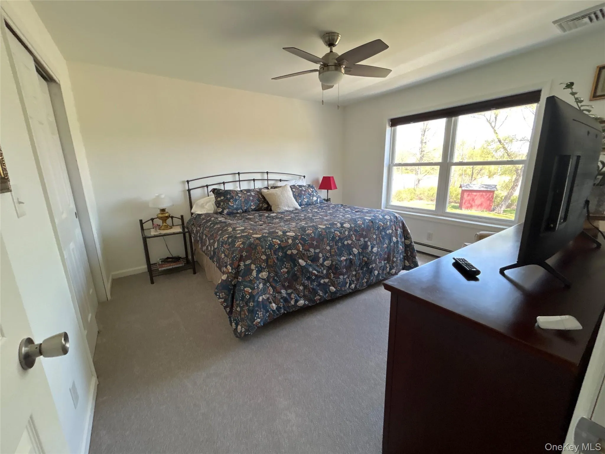 Comfortable bedroom to relax and rest Comfortable bedroom to relax and rest