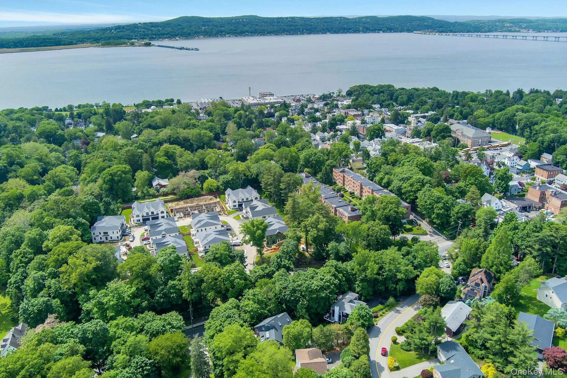 Steps from Main St Irvington and Hudson River Steps from Main St Irvington and Hudson River