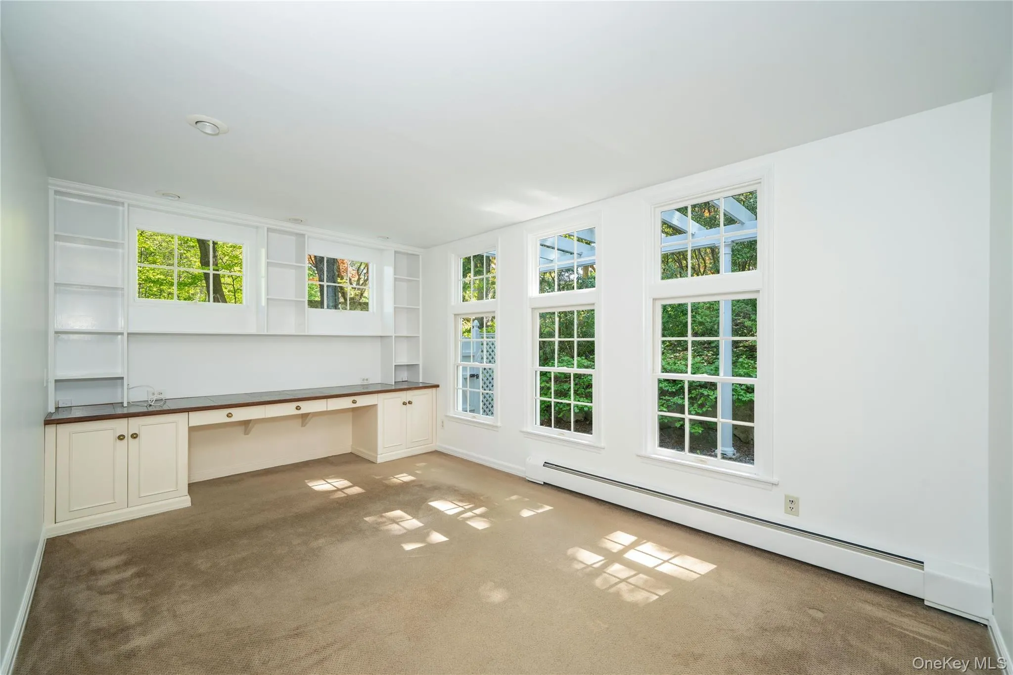 Third room on the ground floor. Third room on the ground floor.