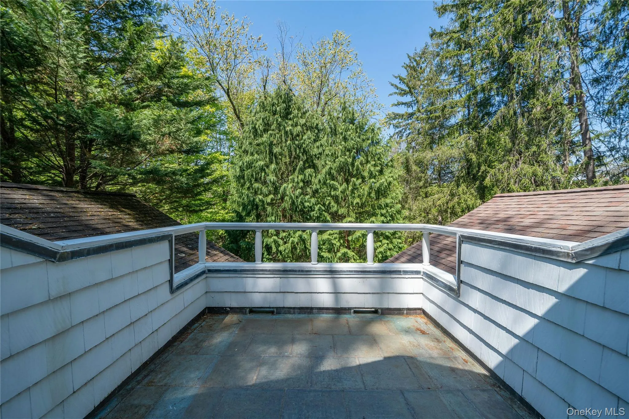 Upstairs balcony. Upstairs balcony.