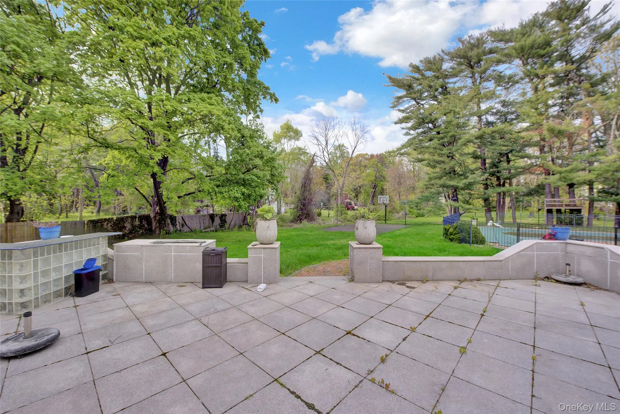 Expansive yard featuring a Basketball court Expansive yard featuring a Basketball court