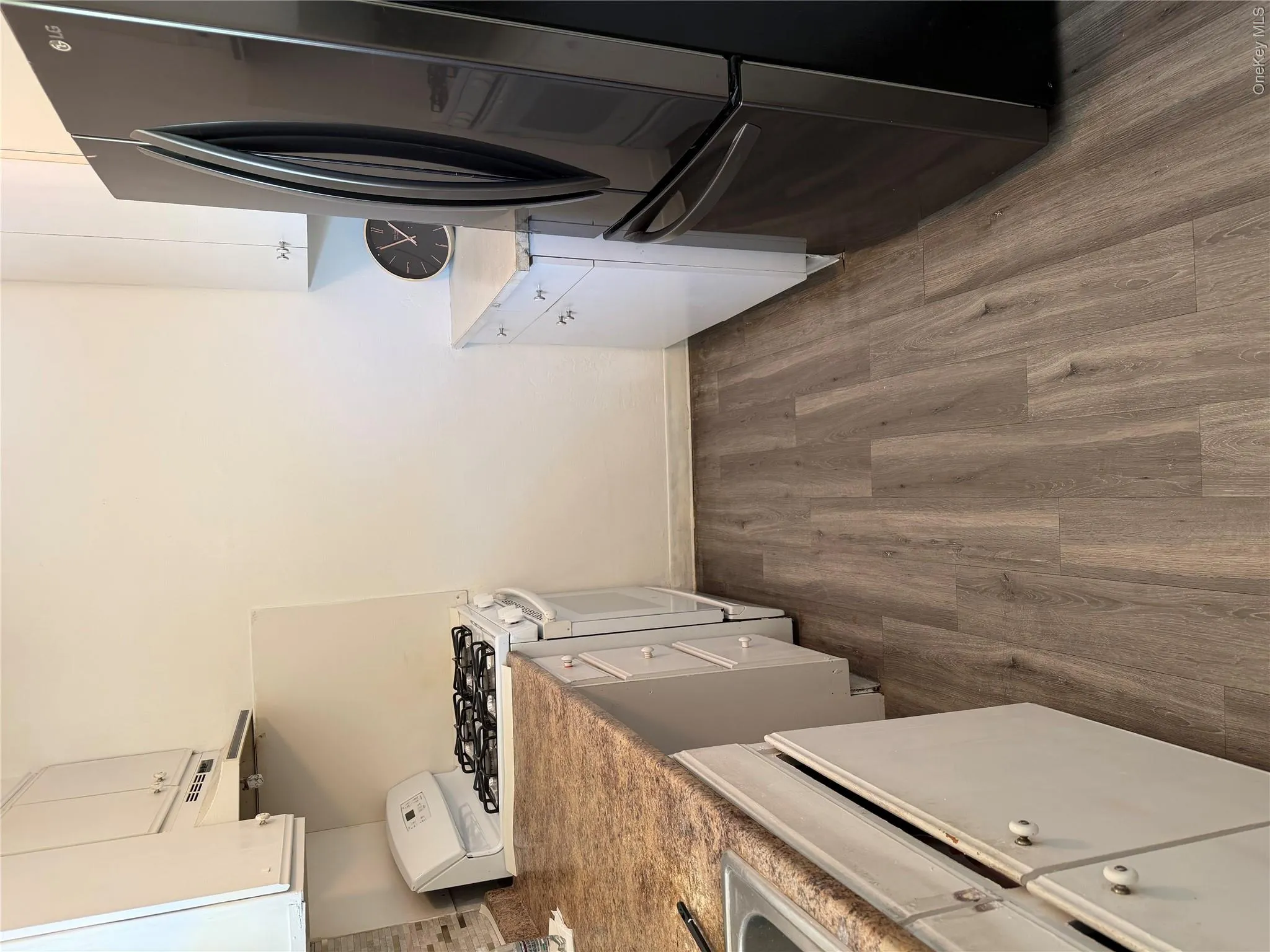 82-32 Langdale Street, New York, NY, 2 Bedrooms Bedrooms, 4 Rooms Rooms,1 BathroomBathrooms,Residential Lease,For Rent,Langdale,0,995452 82-32 Langdale Street, New York, NY, 2 Bedrooms Bedrooms, 4 Rooms Rooms,1 BathroomBathrooms,Residential Lease,For Rent,Langdale,0,995452
