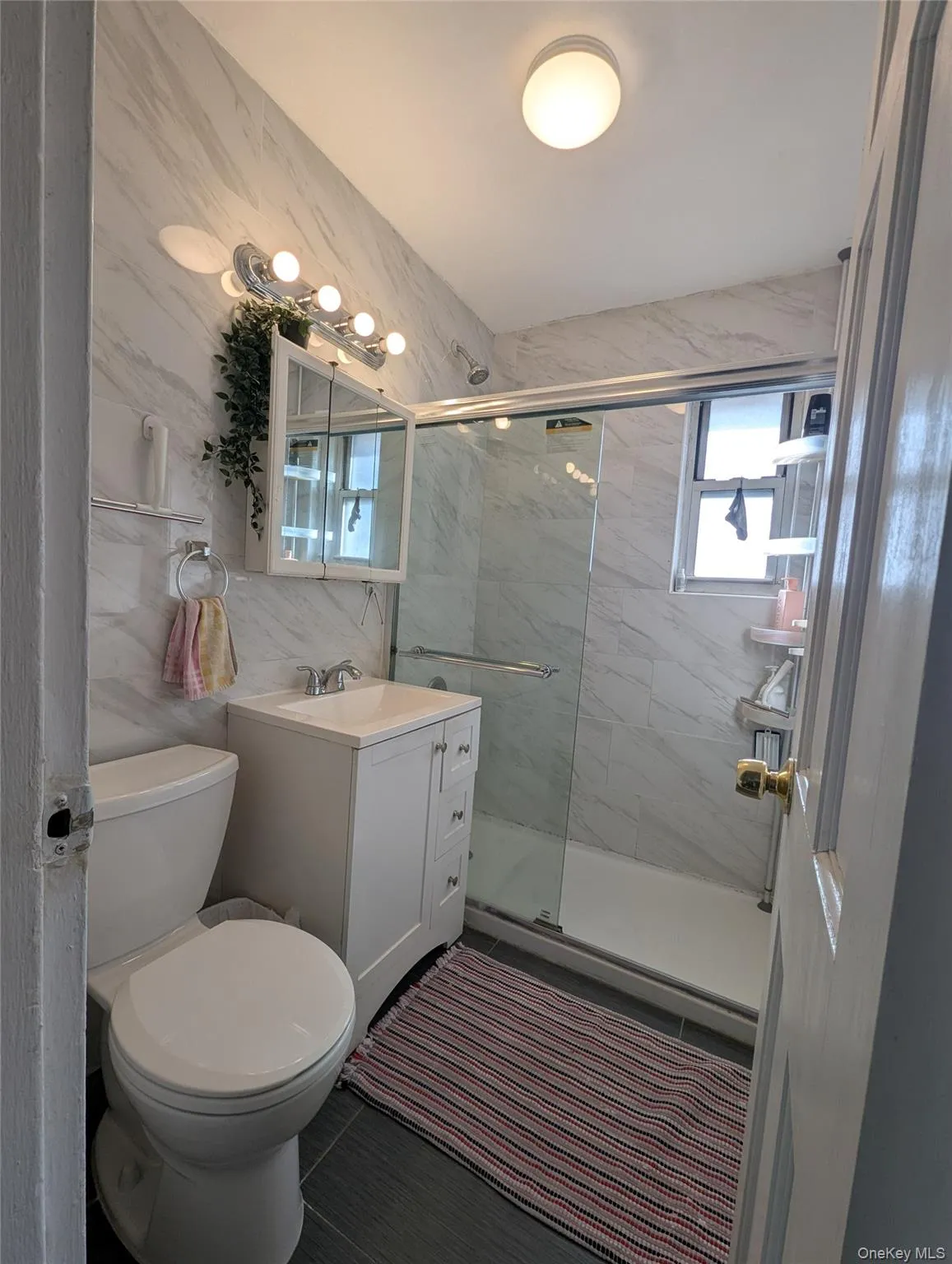 82-32 Langdale Street, New York, NY, 2 Bedrooms Bedrooms, 4 Rooms Rooms,1 BathroomBathrooms,Residential Lease,For Rent,Langdale,0,995452 82-32 Langdale Street, New York, NY, 2 Bedrooms Bedrooms, 4 Rooms Rooms,1 BathroomBathrooms,Residential Lease,For Rent,Langdale,0,995452