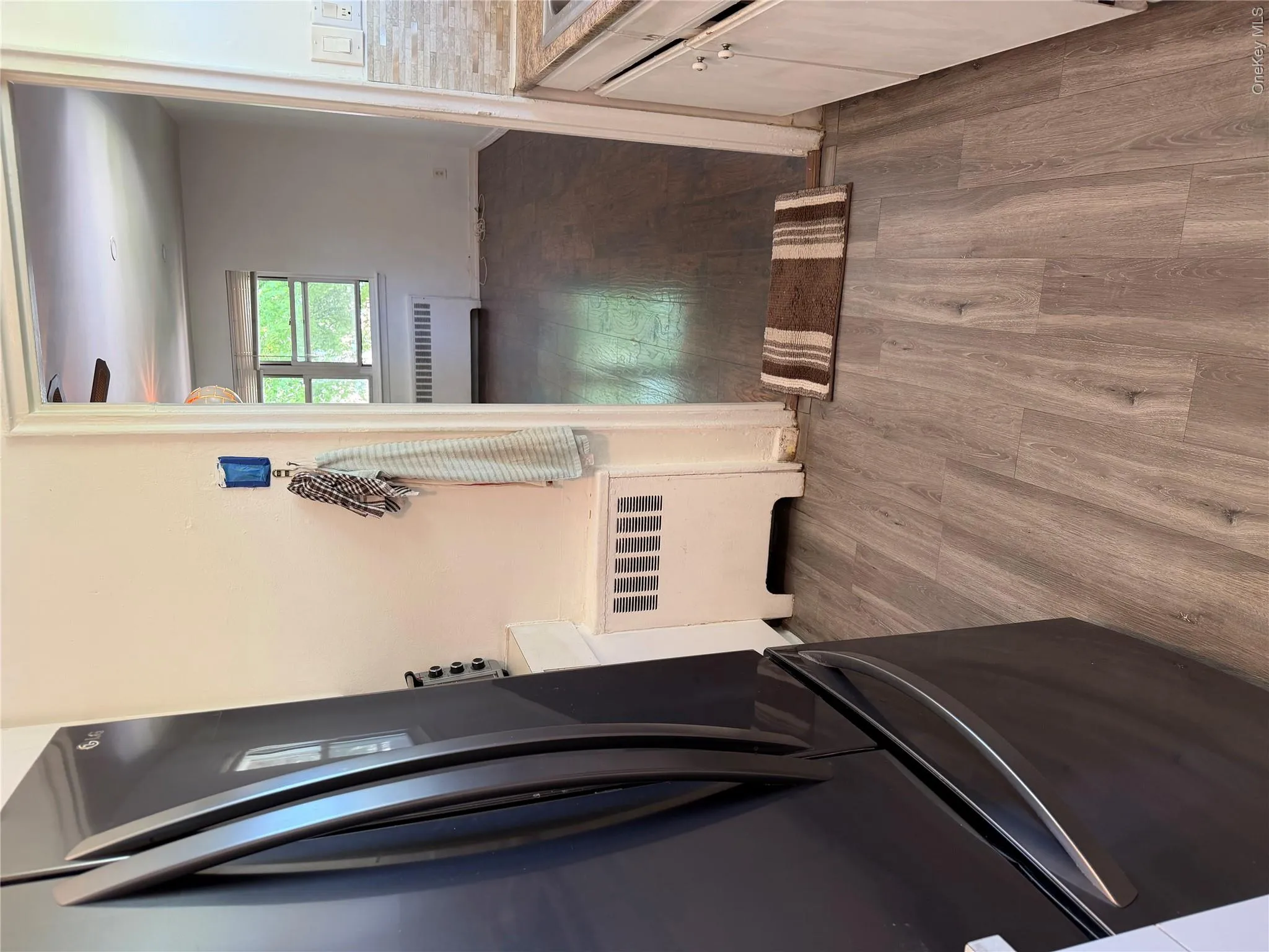 82-32 Langdale Street, New York, NY, 2 Bedrooms Bedrooms, 4 Rooms Rooms,1 BathroomBathrooms,Residential Lease,For Rent,Langdale,0,995452 82-32 Langdale Street, New York, NY, 2 Bedrooms Bedrooms, 4 Rooms Rooms,1 BathroomBathrooms,Residential Lease,For Rent,Langdale,0,995452
