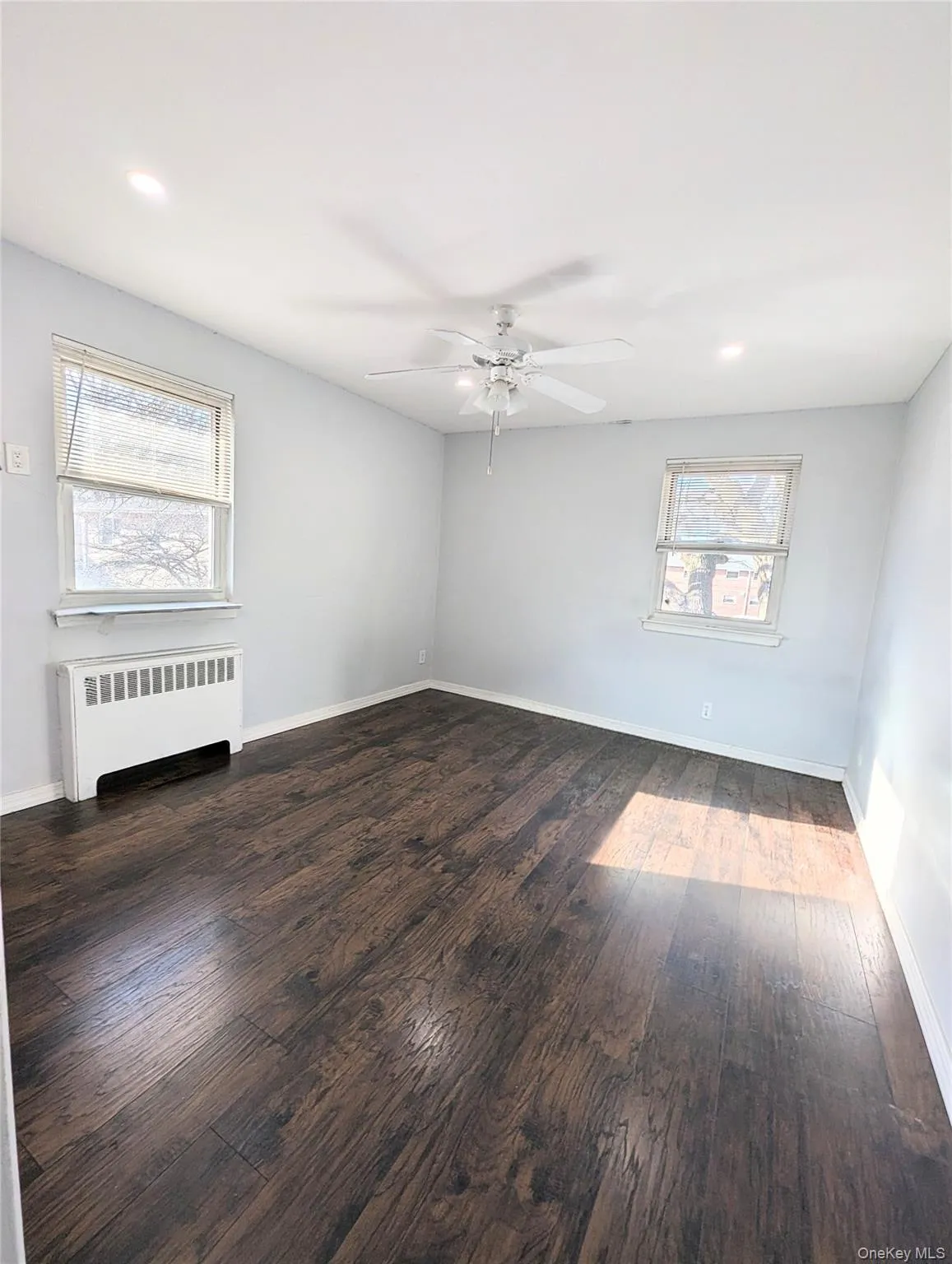 82-32 Langdale Street, New York, NY, 2 Bedrooms Bedrooms, 4 Rooms Rooms,1 BathroomBathrooms,Residential Lease,For Rent,Langdale,0,995452 82-32 Langdale Street, New York, NY, 2 Bedrooms Bedrooms, 4 Rooms Rooms,1 BathroomBathrooms,Residential Lease,For Rent,Langdale,0,995452
