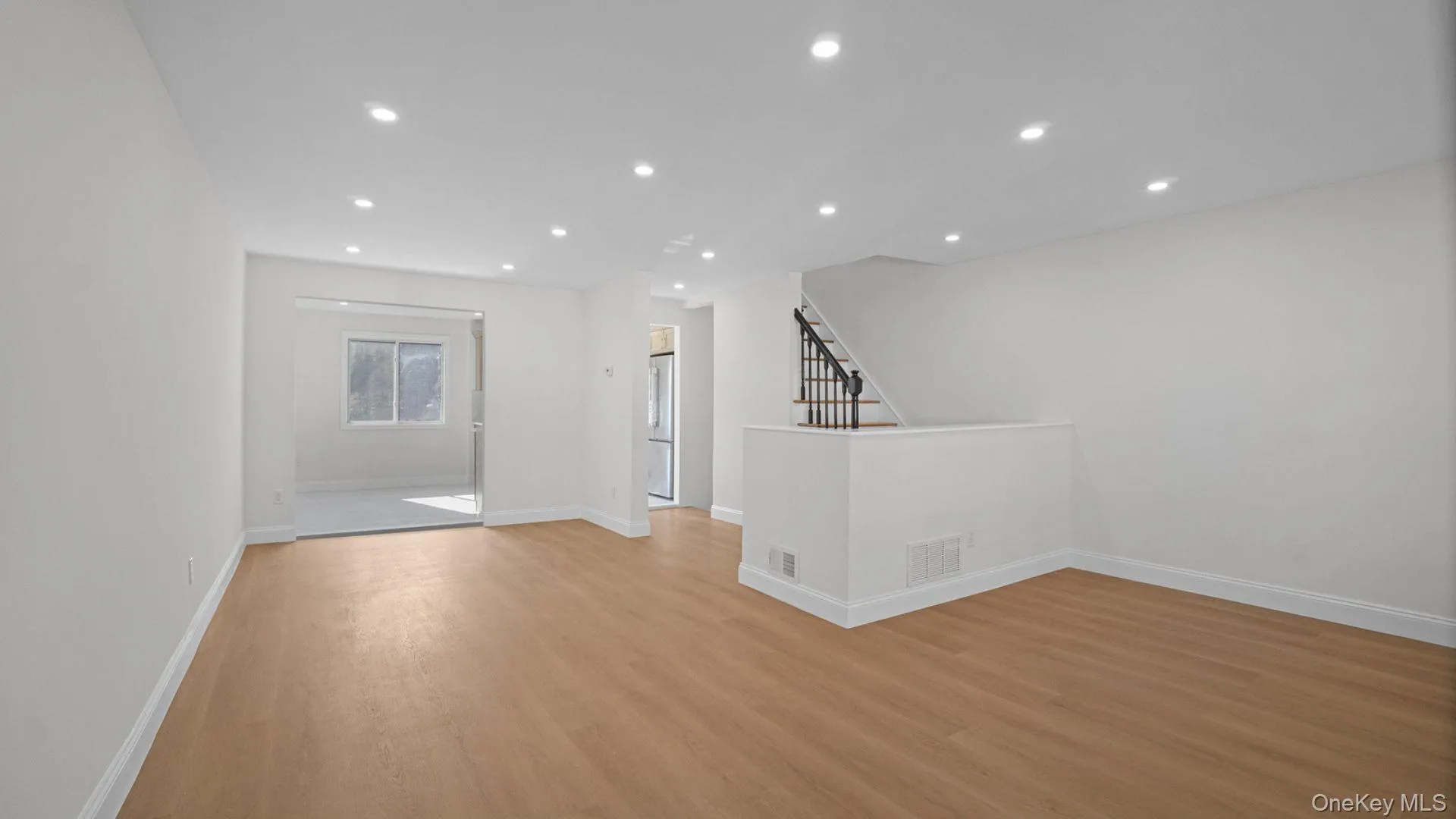 3719 Barnes Avenue, New York, NY, 5 Bedrooms Bedrooms, 9 Rooms Rooms,3 BathroomsBathrooms,Residential,For Rent,Barnes,0,995465 3719 Barnes Avenue, New York, NY, 5 Bedrooms Bedrooms, 9 Rooms Rooms,3 BathroomsBathrooms,Residential,For Rent,Barnes,0,995465