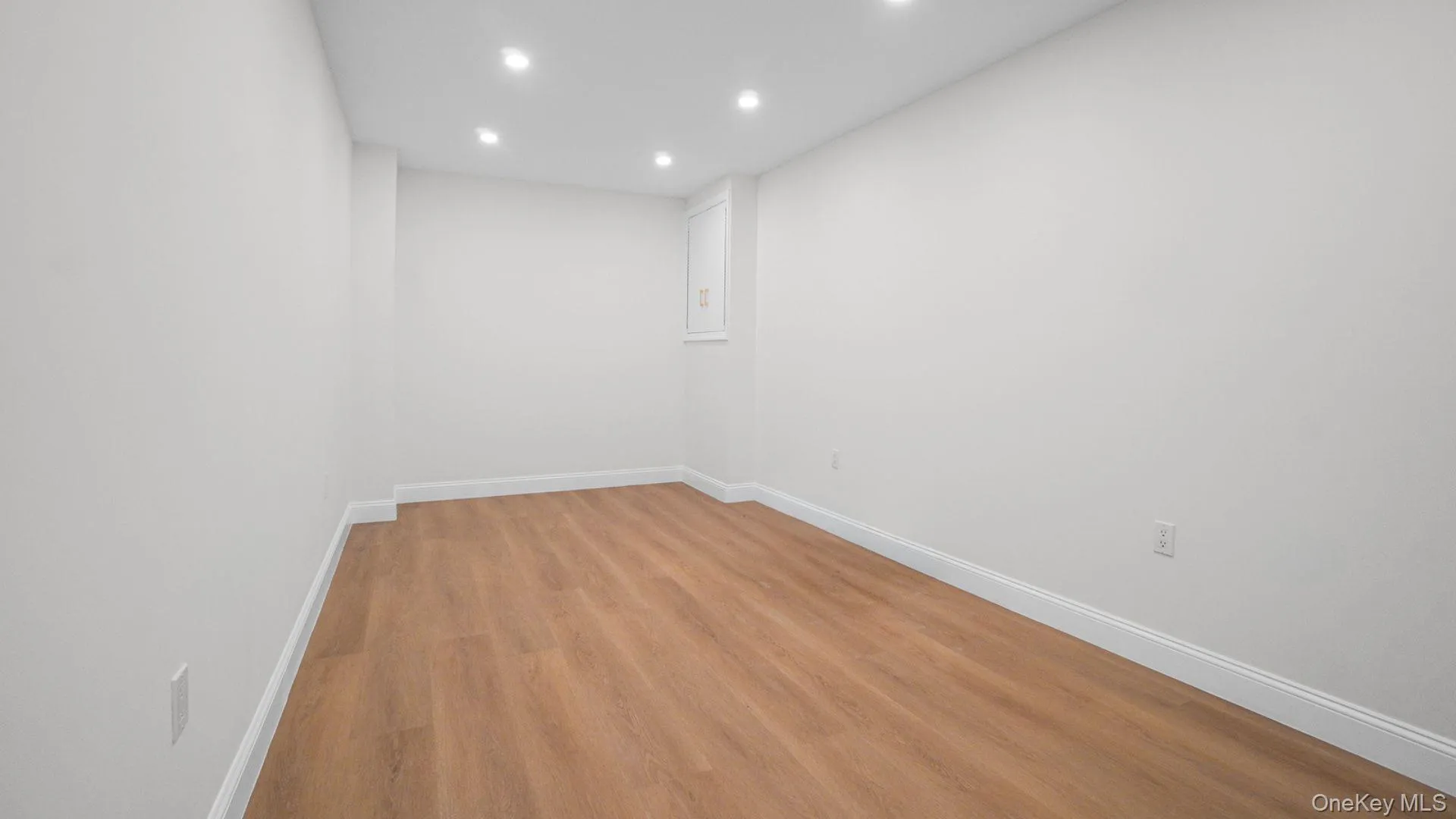 3719 Barnes Avenue, New York, NY, 5 Bedrooms Bedrooms, 9 Rooms Rooms,3 BathroomsBathrooms,Residential,For Rent,Barnes,0,995465 3719 Barnes Avenue, New York, NY, 5 Bedrooms Bedrooms, 9 Rooms Rooms,3 BathroomsBathrooms,Residential,For Rent,Barnes,0,995465