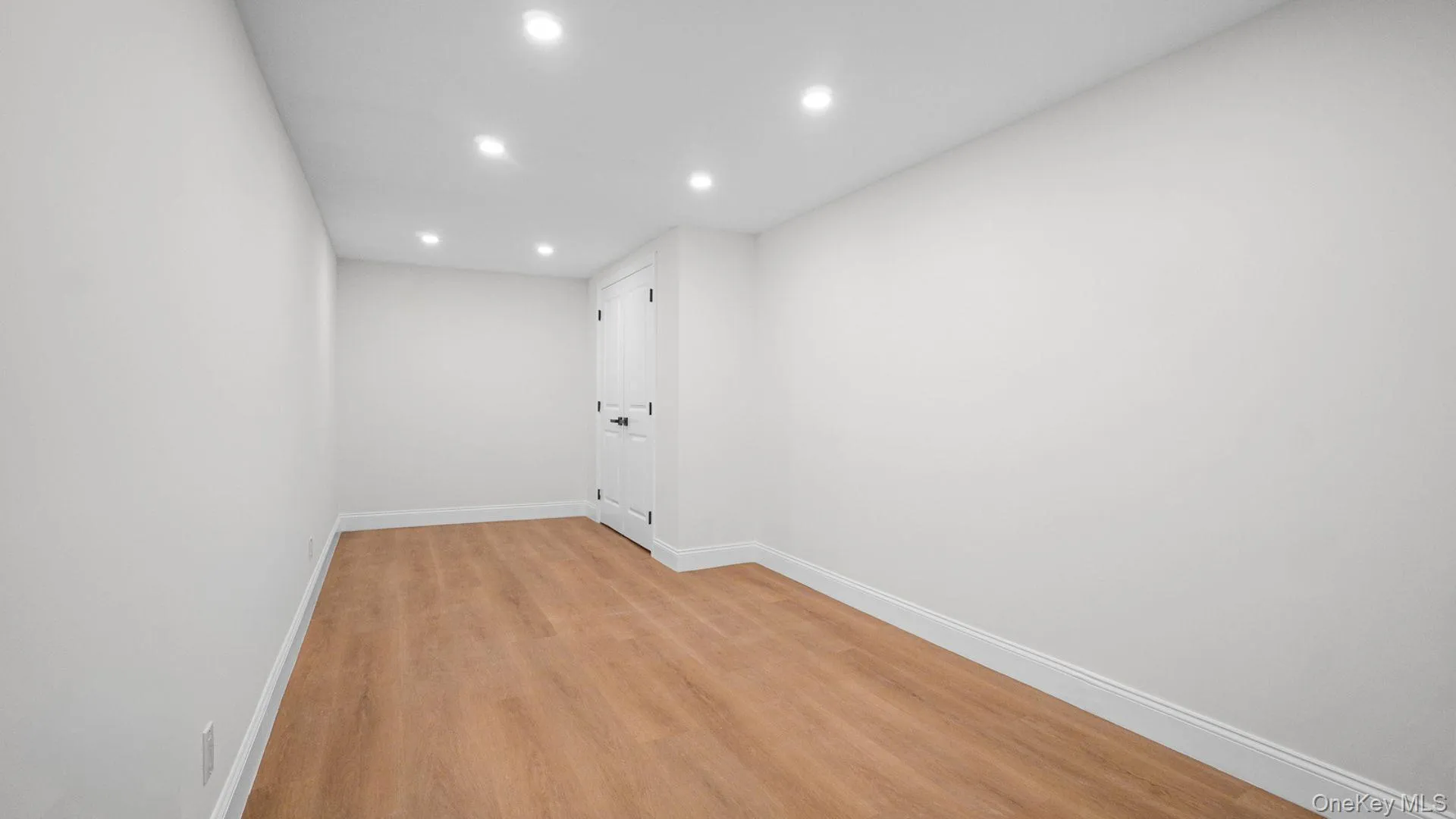 3719 Barnes Avenue, New York, NY, 5 Bedrooms Bedrooms, 9 Rooms Rooms,3 BathroomsBathrooms,Residential,For Rent,Barnes,0,995465 3719 Barnes Avenue, New York, NY, 5 Bedrooms Bedrooms, 9 Rooms Rooms,3 BathroomsBathrooms,Residential,For Rent,Barnes,0,995465