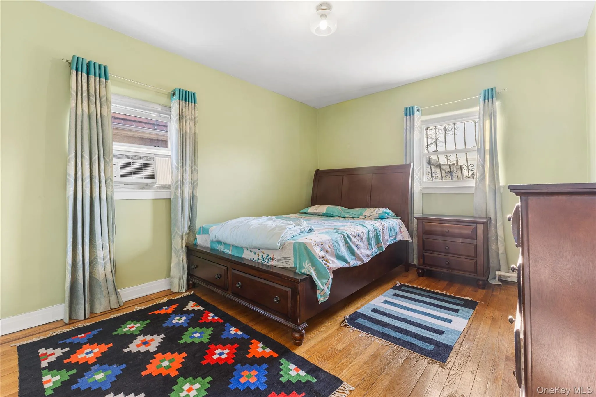 13156 229th Street, New York, NY, 3 Bedrooms Bedrooms, 9 Rooms Rooms,1 BathroomBathrooms,Residential Lease,For Rent,229th,0,995472 13156 229th Street, New York, NY, 3 Bedrooms Bedrooms, 9 Rooms Rooms,1 BathroomBathrooms,Residential Lease,For Rent,229th,0,995472