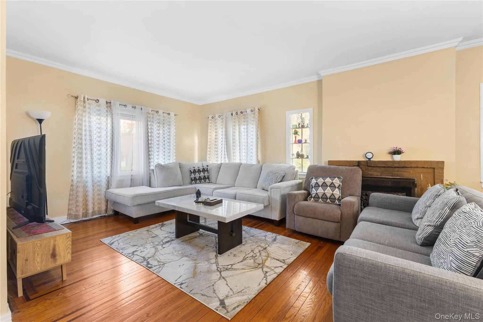 13156 229th Street, New York, NY, 3 Bedrooms Bedrooms, 9 Rooms Rooms,1 BathroomBathrooms,Residential Lease,For Rent,229th,0,995472 13156 229th Street, New York, NY, 3 Bedrooms Bedrooms, 9 Rooms Rooms,1 BathroomBathrooms,Residential Lease,For Rent,229th,0,995472