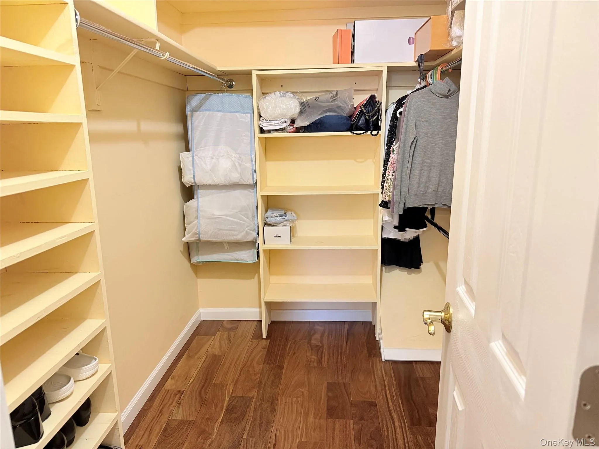 21 Manors Drive, Oyster Bay, NY, 2 Bedrooms Bedrooms, 6 Rooms Rooms,2 BathroomsBathrooms,Residential Lease,For Rent,Manors,0,995504 21 Manors Drive, Oyster Bay, NY, 2 Bedrooms Bedrooms, 6 Rooms Rooms,2 BathroomsBathrooms,Residential Lease,For Rent,Manors,0,995504