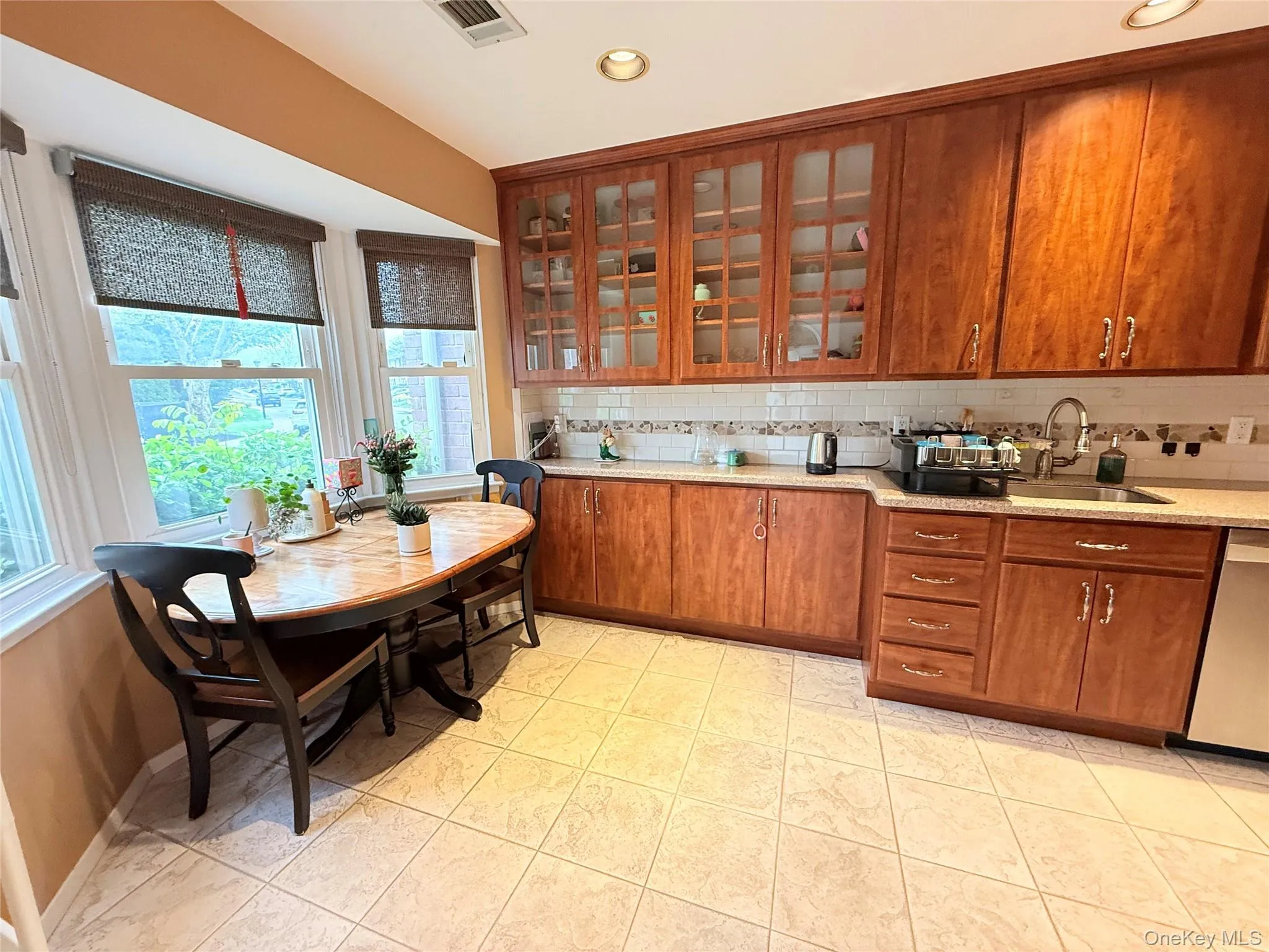 21 Manors Drive, Oyster Bay, NY, 2 Bedrooms Bedrooms, 6 Rooms Rooms,2 BathroomsBathrooms,Residential Lease,For Rent,Manors,0,995504 21 Manors Drive, Oyster Bay, NY, 2 Bedrooms Bedrooms, 6 Rooms Rooms,2 BathroomsBathrooms,Residential Lease,For Rent,Manors,0,995504