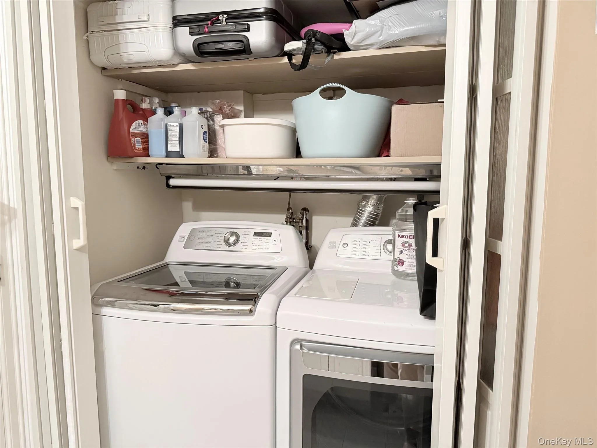 21 Manors Drive, Oyster Bay, NY, 2 Bedrooms Bedrooms, 6 Rooms Rooms,2 BathroomsBathrooms,Residential Lease,For Rent,Manors,0,995504 21 Manors Drive, Oyster Bay, NY, 2 Bedrooms Bedrooms, 6 Rooms Rooms,2 BathroomsBathrooms,Residential Lease,For Rent,Manors,0,995504