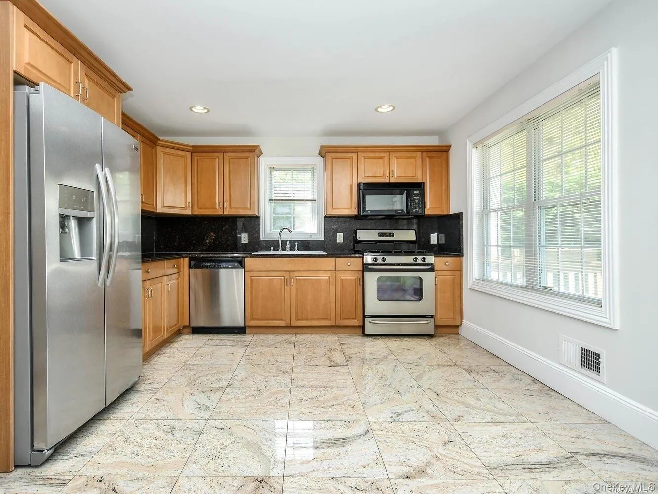 51 Inwood Road, North Hempstead, NY, 3 Bedrooms Bedrooms, 6 Rooms Rooms,2 BathroomsBathrooms,Residential Lease,For Rent,Inwood,0,995509 51 Inwood Road, North Hempstead, NY, 3 Bedrooms Bedrooms, 6 Rooms Rooms,2 BathroomsBathrooms,Residential Lease,For Rent,Inwood,0,995509