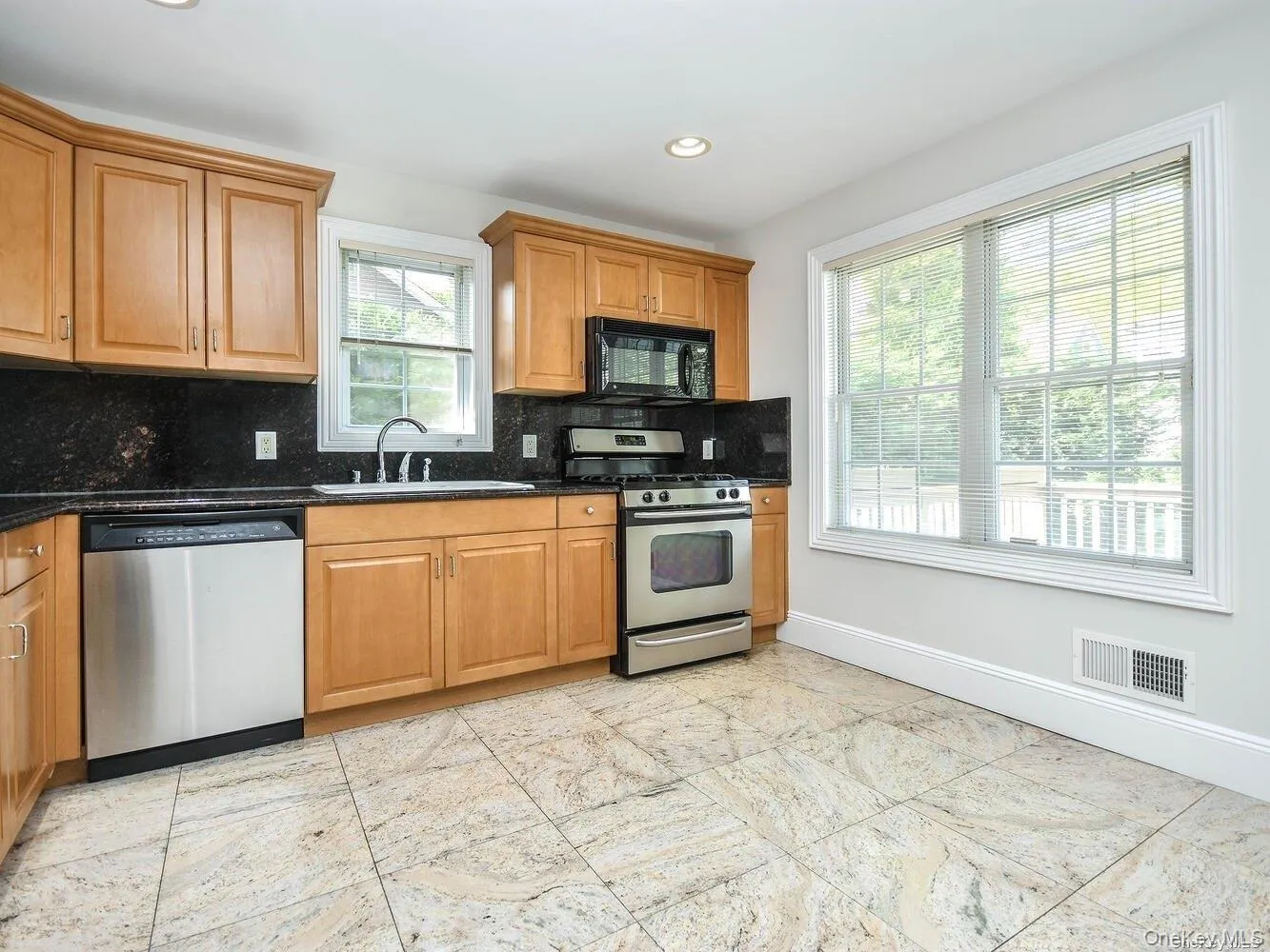 51 Inwood Road, North Hempstead, NY, 3 Bedrooms Bedrooms, 6 Rooms Rooms,2 BathroomsBathrooms,Residential Lease,For Rent,Inwood,0,995509 51 Inwood Road, North Hempstead, NY, 3 Bedrooms Bedrooms, 6 Rooms Rooms,2 BathroomsBathrooms,Residential Lease,For Rent,Inwood,0,995509