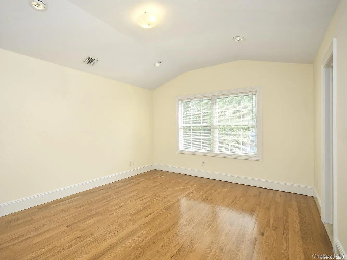 51 Inwood Road, North Hempstead, NY, 3 Bedrooms Bedrooms, 6 Rooms Rooms,2 BathroomsBathrooms,Residential Lease,For Rent,Inwood,0,995509 51 Inwood Road, North Hempstead, NY, 3 Bedrooms Bedrooms, 6 Rooms Rooms,2 BathroomsBathrooms,Residential Lease,For Rent,Inwood,0,995509