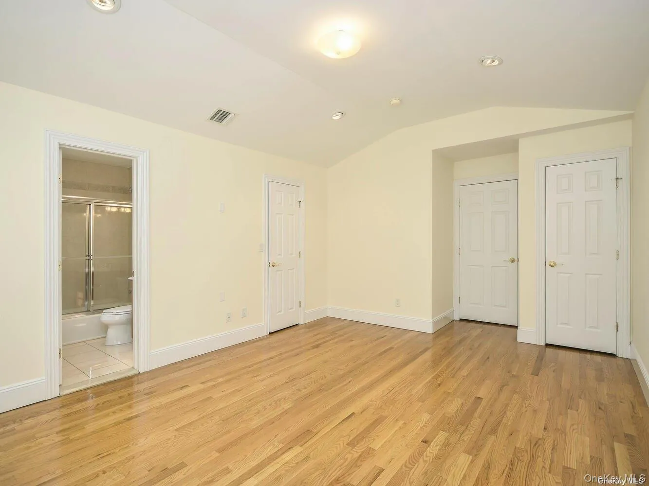 51 Inwood Road, North Hempstead, NY, 3 Bedrooms Bedrooms, 6 Rooms Rooms,2 BathroomsBathrooms,Residential Lease,For Rent,Inwood,0,995509 51 Inwood Road, North Hempstead, NY, 3 Bedrooms Bedrooms, 6 Rooms Rooms,2 BathroomsBathrooms,Residential Lease,For Rent,Inwood,0,995509