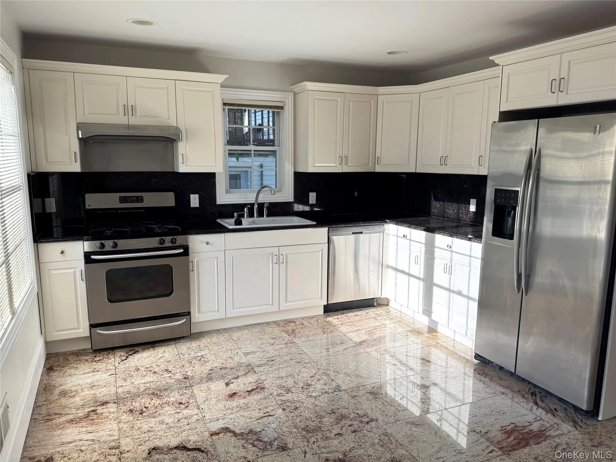 51 Inwood Road, North Hempstead, NY, 3 Bedroom Bedrooms, 6 Room Rooms,2 BathroomBathrooms,Residential Lease,For Rent,Inwood,0,995509 51 Inwood Road, North Hempstead, NY, 3 Bedroom Bedrooms, 6 Room Rooms,2 BathroomBathrooms,Residential Lease,For Rent,Inwood,0,995509