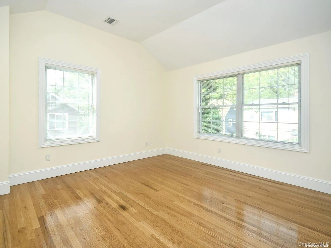 51 Inwood Road, North Hempstead, NY, 3 Bedrooms Bedrooms, 6 Rooms Rooms,2 BathroomsBathrooms,Residential Lease,For Rent,Inwood,0,995509 51 Inwood Road, North Hempstead, NY, 3 Bedrooms Bedrooms, 6 Rooms Rooms,2 BathroomsBathrooms,Residential Lease,For Rent,Inwood,0,995509
