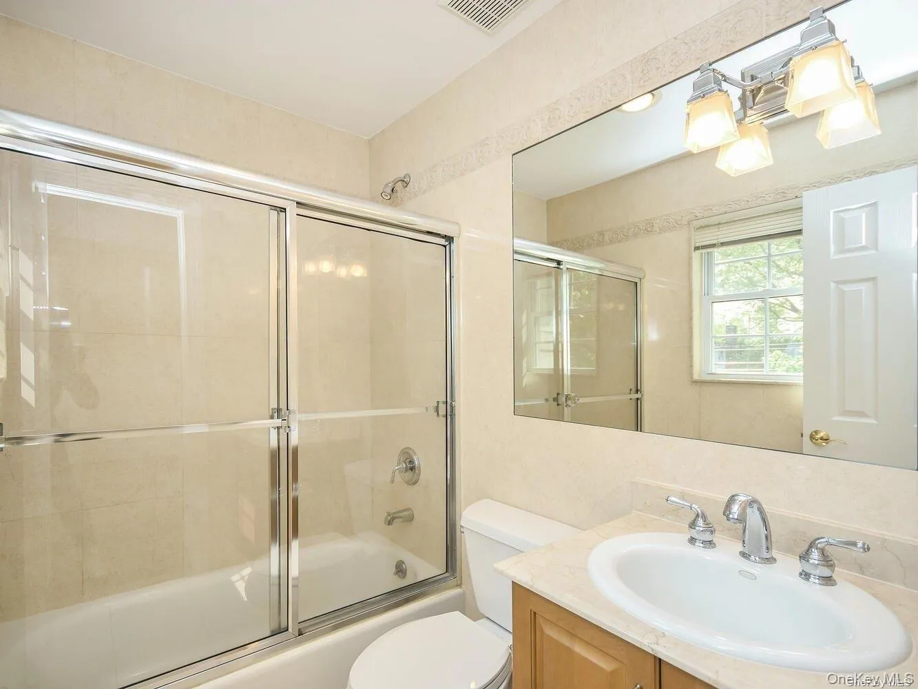 51 Inwood Road, North Hempstead, NY, 3 Bedrooms Bedrooms, 6 Rooms Rooms,2 BathroomsBathrooms,Residential Lease,For Rent,Inwood,0,995509 51 Inwood Road, North Hempstead, NY, 3 Bedrooms Bedrooms, 6 Rooms Rooms,2 BathroomsBathrooms,Residential Lease,For Rent,Inwood,0,995509