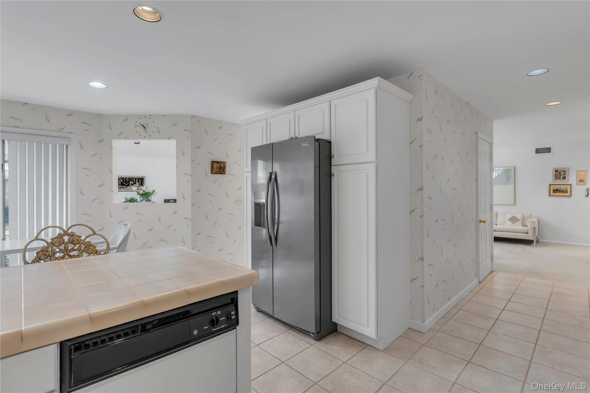 6 Gerriet Court, Huntington, NY, 3 Bedrooms Bedrooms, 9 Rooms Rooms,2 BathroomsBathrooms,Residential,For Rent,Gerriet,0,995521 6 Gerriet Court, Huntington, NY, 3 Bedrooms Bedrooms, 9 Rooms Rooms,2 BathroomsBathrooms,Residential,For Rent,Gerriet,0,995521