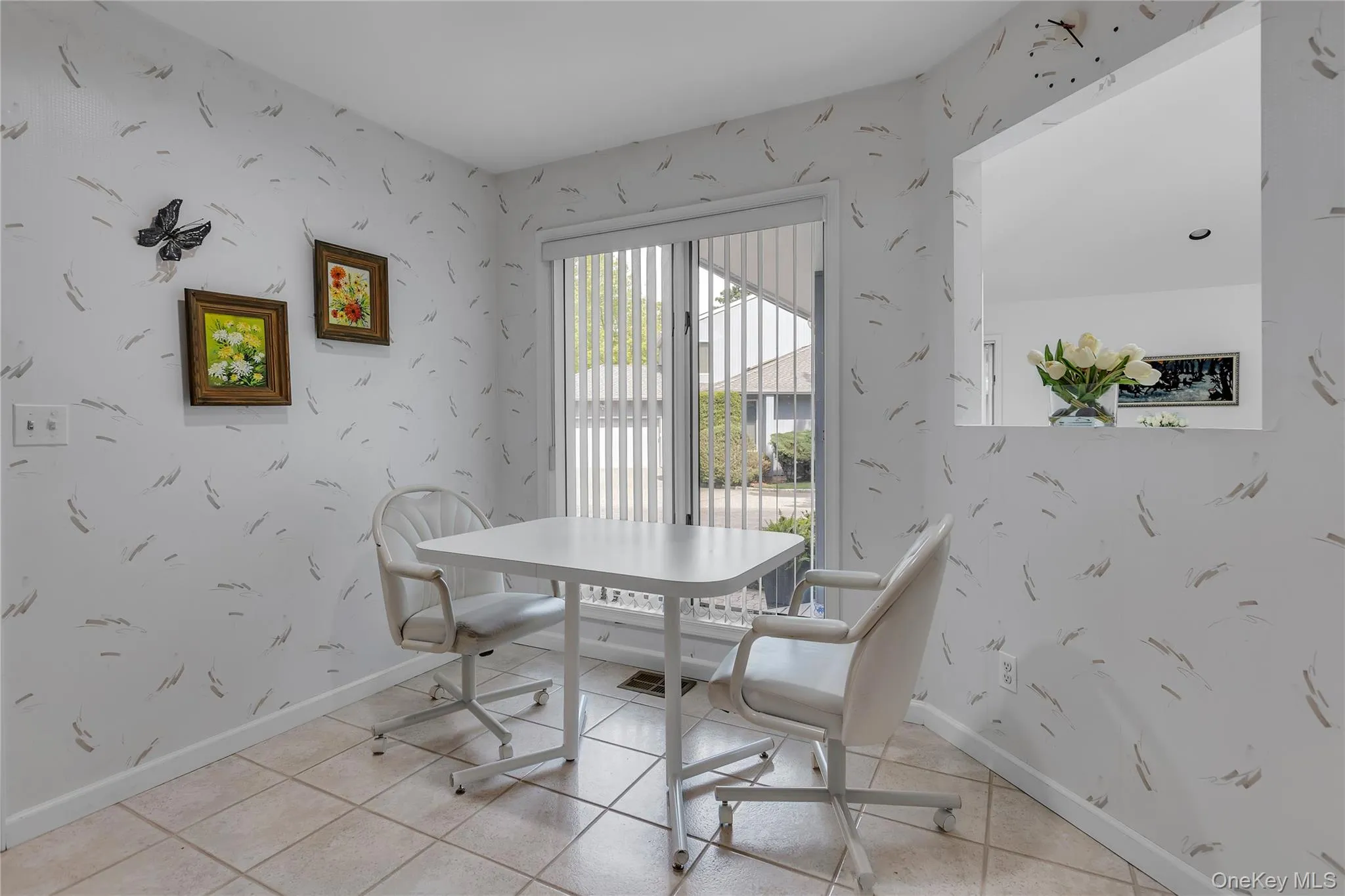 6 Gerriet Court, Huntington, NY, 3 Bedrooms Bedrooms, 9 Rooms Rooms,2 BathroomsBathrooms,Residential,For Rent,Gerriet,0,995521 6 Gerriet Court, Huntington, NY, 3 Bedrooms Bedrooms, 9 Rooms Rooms,2 BathroomsBathrooms,Residential,For Rent,Gerriet,0,995521