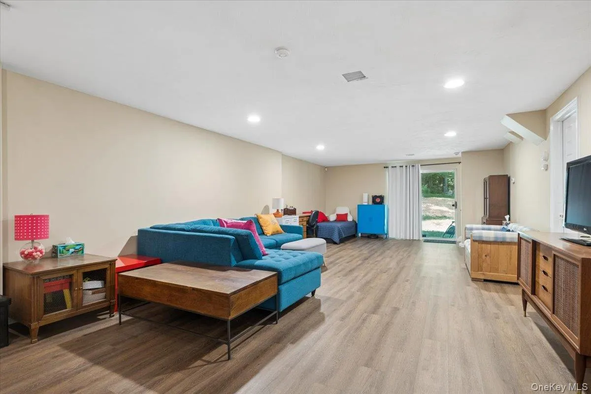 4205 Finch Court, Peekskill, NY, 2 Bedrooms Bedrooms, 6 Rooms Rooms,2 BathroomsBathrooms,Residential,For Rent,Finch,0,995522 4205 Finch Court, Peekskill, NY, 2 Bedrooms Bedrooms, 6 Rooms Rooms,2 BathroomsBathrooms,Residential,For Rent,Finch,0,995522