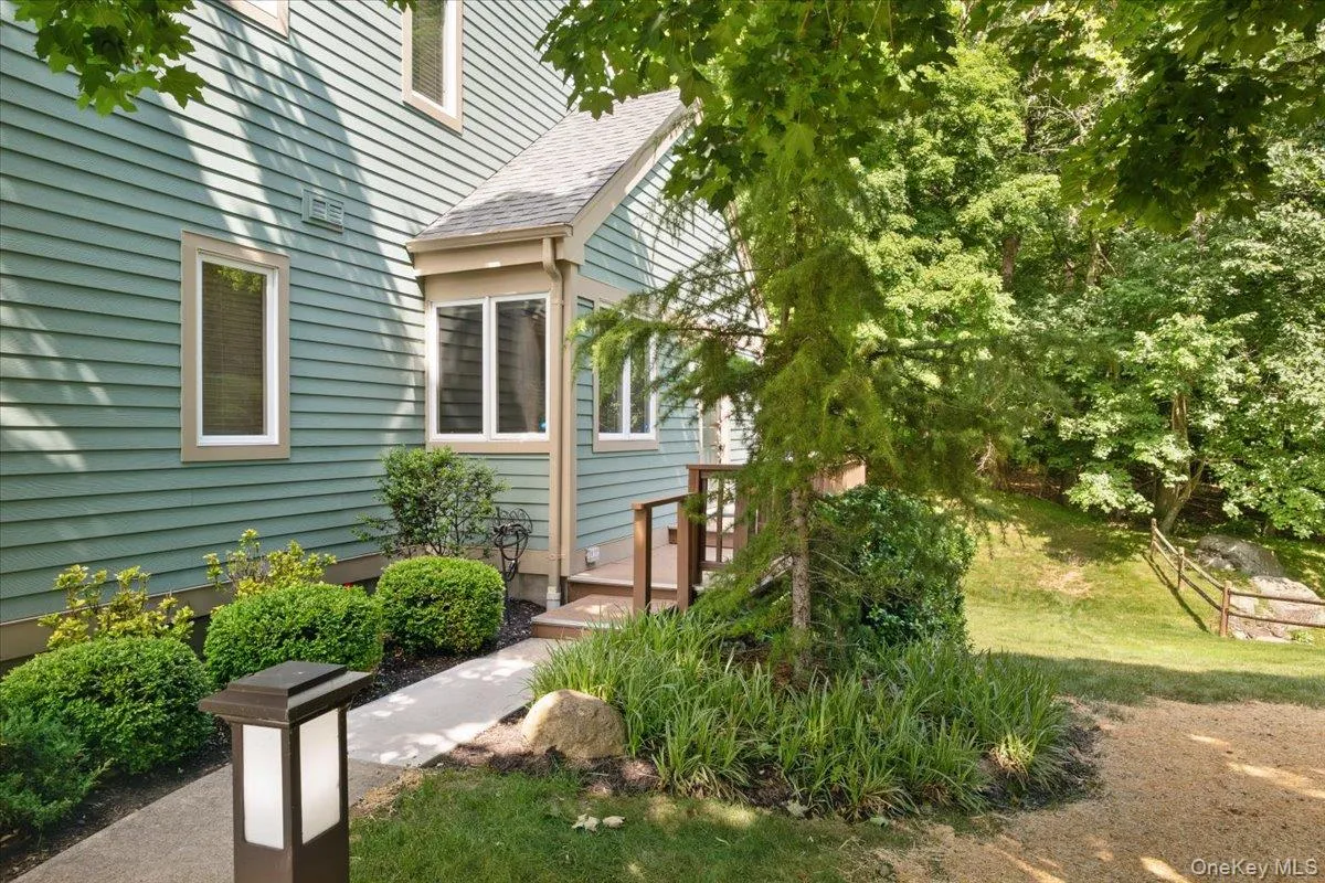 4205 Finch Court, Peekskill, NY, 2 Bedrooms Bedrooms, 6 Rooms Rooms,2 BathroomsBathrooms,Residential,For Rent,Finch,0,995522 4205 Finch Court, Peekskill, NY, 2 Bedrooms Bedrooms, 6 Rooms Rooms,2 BathroomsBathrooms,Residential,For Rent,Finch,0,995522