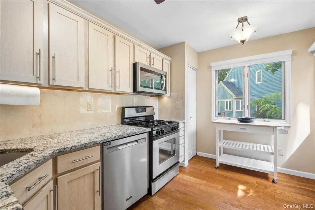 4205 Finch Court, Peekskill, NY, 2 Bedrooms Bedrooms, 6 Rooms Rooms,2 BathroomsBathrooms,Residential,For Rent,Finch,0,995522 4205 Finch Court, Peekskill, NY, 2 Bedrooms Bedrooms, 6 Rooms Rooms,2 BathroomsBathrooms,Residential,For Rent,Finch,0,995522