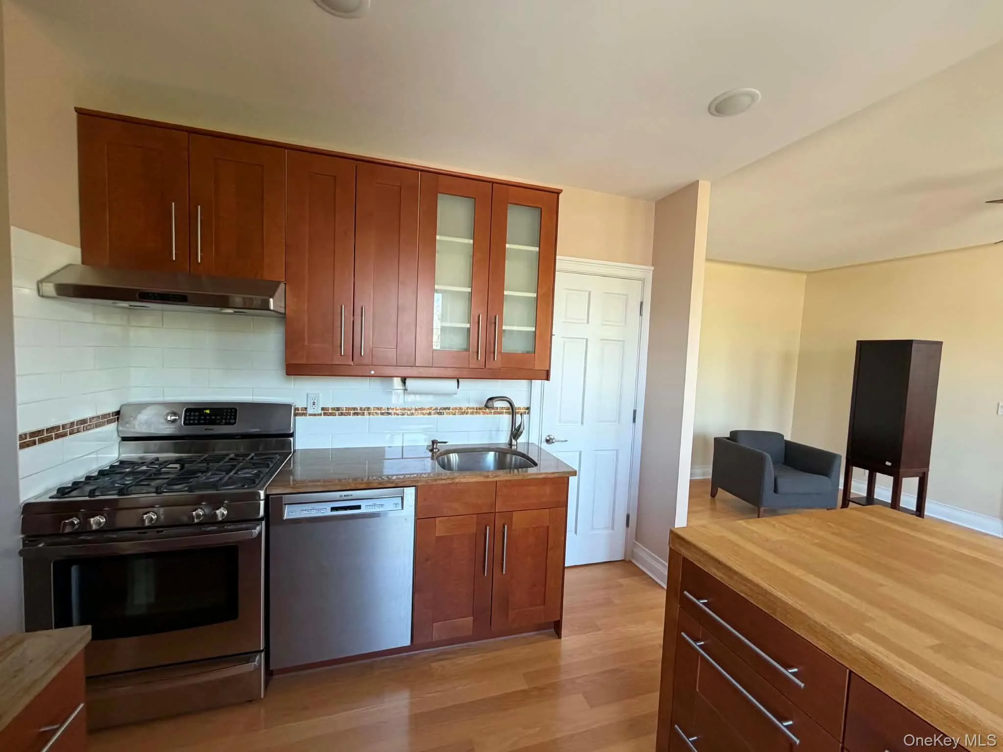 7801 64th Street, New York, NY, 4 Bedrooms Bedrooms, 6 Rooms Rooms,1 BathroomBathrooms,Residential Lease,For Rent,64th,0,995537 7801 64th Street, New York, NY, 4 Bedrooms Bedrooms, 6 Rooms Rooms,1 BathroomBathrooms,Residential Lease,For Rent,64th,0,995537