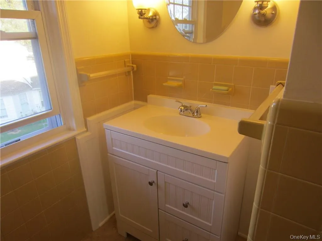 212 Cherry Street, Poughkeepsie, NY, 4 Bedrooms Bedrooms, 10 Rooms Rooms,1 BathroomBathrooms,Residential Lease,For Rent,Cherry,0,995552 212 Cherry Street, Poughkeepsie, NY, 4 Bedrooms Bedrooms, 10 Rooms Rooms,1 BathroomBathrooms,Residential Lease,For Rent,Cherry,0,995552