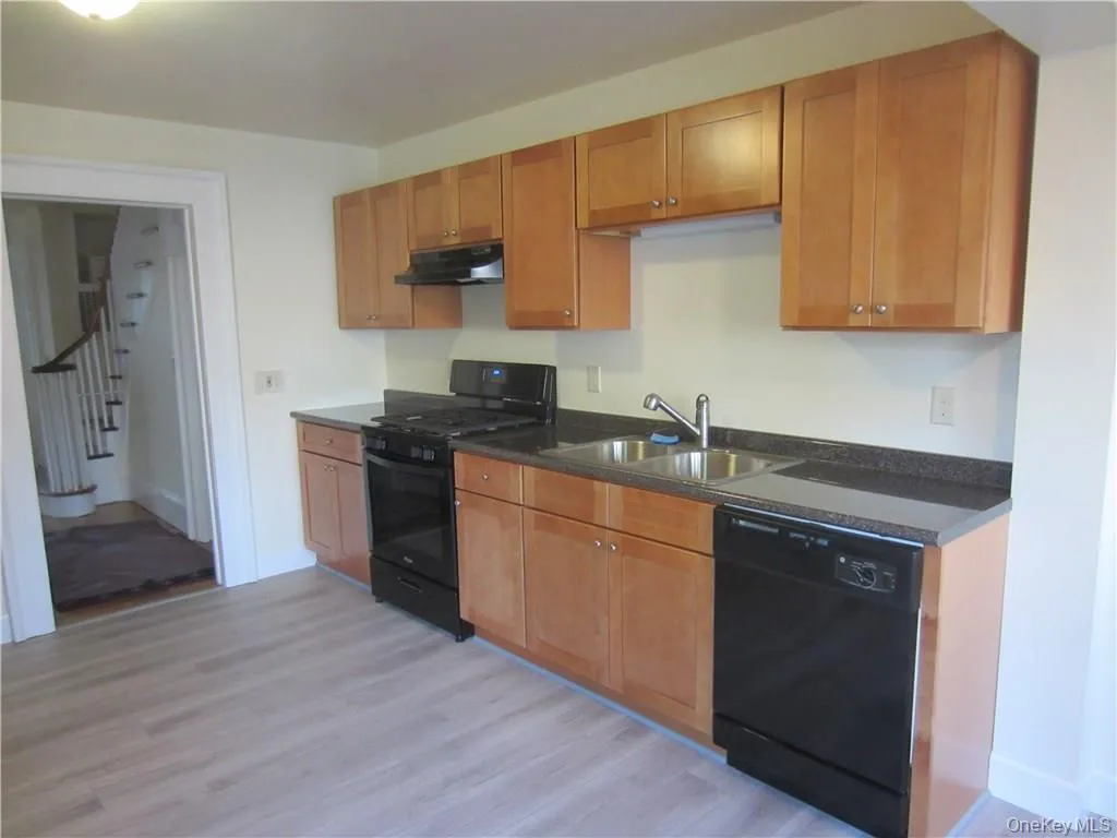 212 Cherry Street, Poughkeepsie, NY, 4 Bedrooms Bedrooms, 10 Rooms Rooms,1 BathroomBathrooms,Residential Lease,For Rent,Cherry,0,995552 212 Cherry Street, Poughkeepsie, NY, 4 Bedrooms Bedrooms, 10 Rooms Rooms,1 BathroomBathrooms,Residential Lease,For Rent,Cherry,0,995552