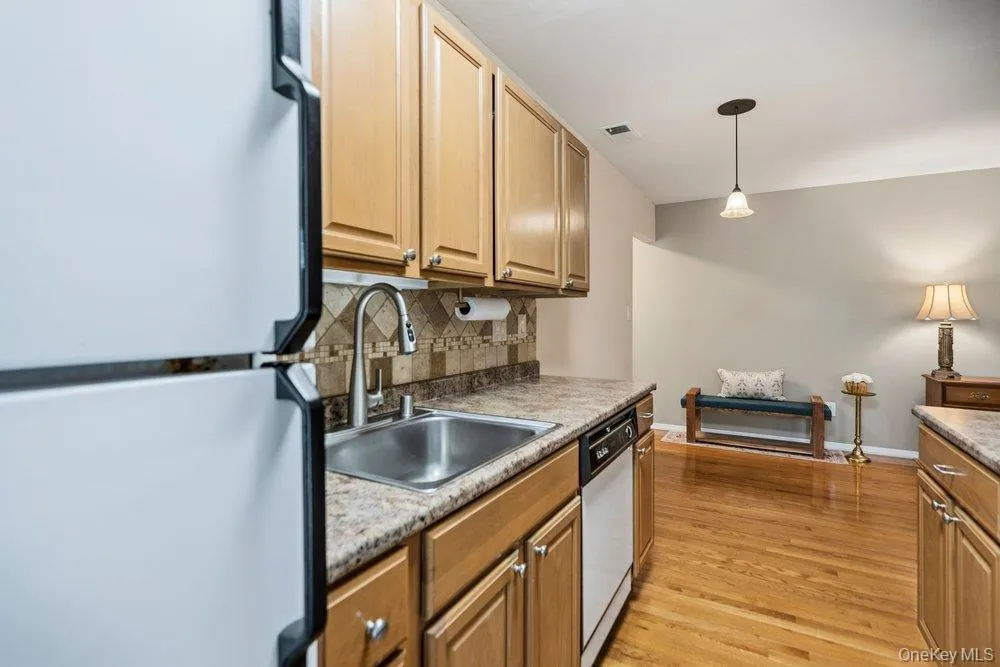 2 Idaho Court, Brookhaven, NY, 1 Bedroom Bedrooms, 4 Rooms Rooms,1 BathroomBathrooms,Residential,For Rent,Idaho,0,995559 2 Idaho Court, Brookhaven, NY, 1 Bedroom Bedrooms, 4 Rooms Rooms,1 BathroomBathrooms,Residential,For Rent,Idaho,0,995559