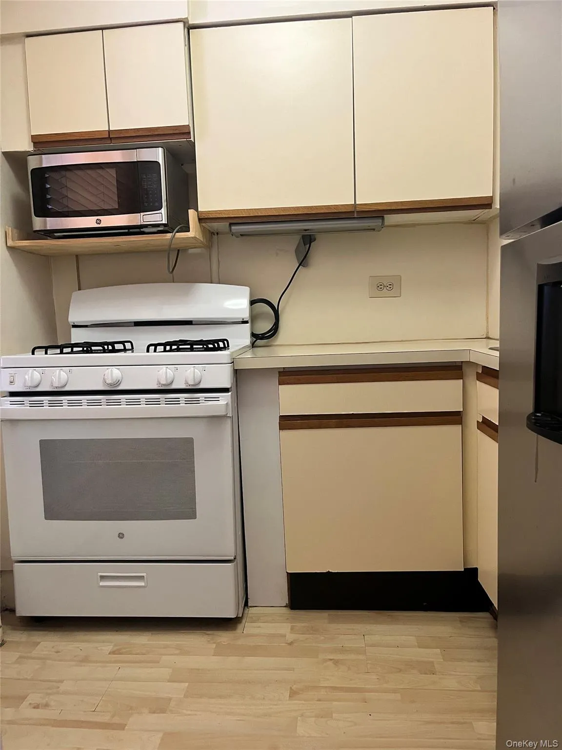 61-25 97th Street, New York, NY, 3 Rooms Rooms,1 BathroomBathrooms,Residential,For Rent,97th,0,995592 61-25 97th Street, New York, NY, 3 Rooms Rooms,1 BathroomBathrooms,Residential,For Rent,97th,0,995592