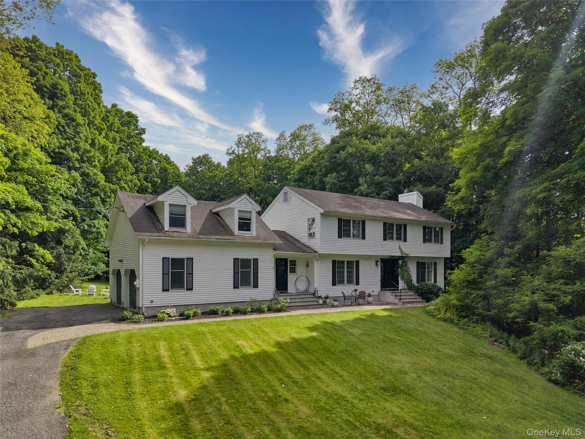 Beautiful Colonial with spacious yard Beautiful Colonial with spacious yard