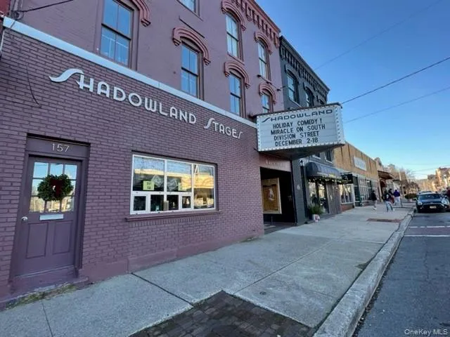 Renovated Art Deco Theater! Renovated Art Deco Theater!