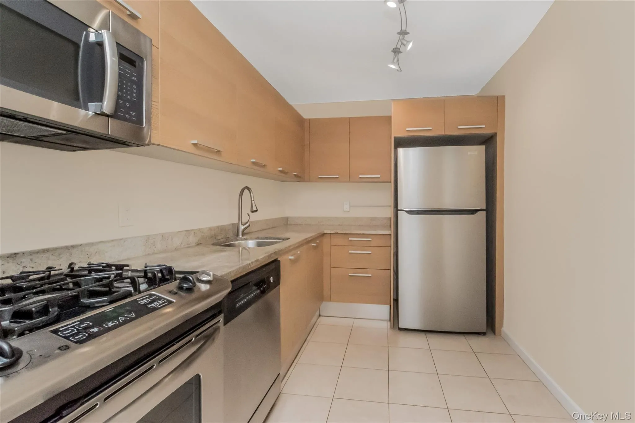 1155 Warburton Avenue, Yonkers, NY, 1 Bedroom Bedrooms, 4 Rooms Rooms,1 BathroomBathrooms,Residential,For Rent,Warburton,0,995665 1155 Warburton Avenue, Yonkers, NY, 1 Bedroom Bedrooms, 4 Rooms Rooms,1 BathroomBathrooms,Residential,For Rent,Warburton,0,995665