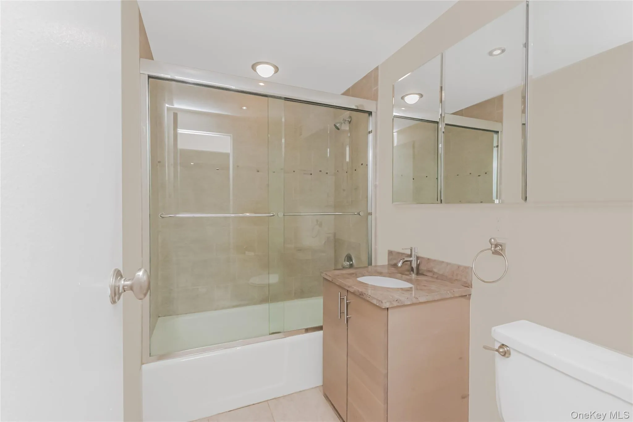 1155 Warburton Avenue, Yonkers, NY, 1 Bedroom Bedrooms, 4 Rooms Rooms,1 BathroomBathrooms,Residential,For Rent,Warburton,0,995665 1155 Warburton Avenue, Yonkers, NY, 1 Bedroom Bedrooms, 4 Rooms Rooms,1 BathroomBathrooms,Residential,For Rent,Warburton,0,995665