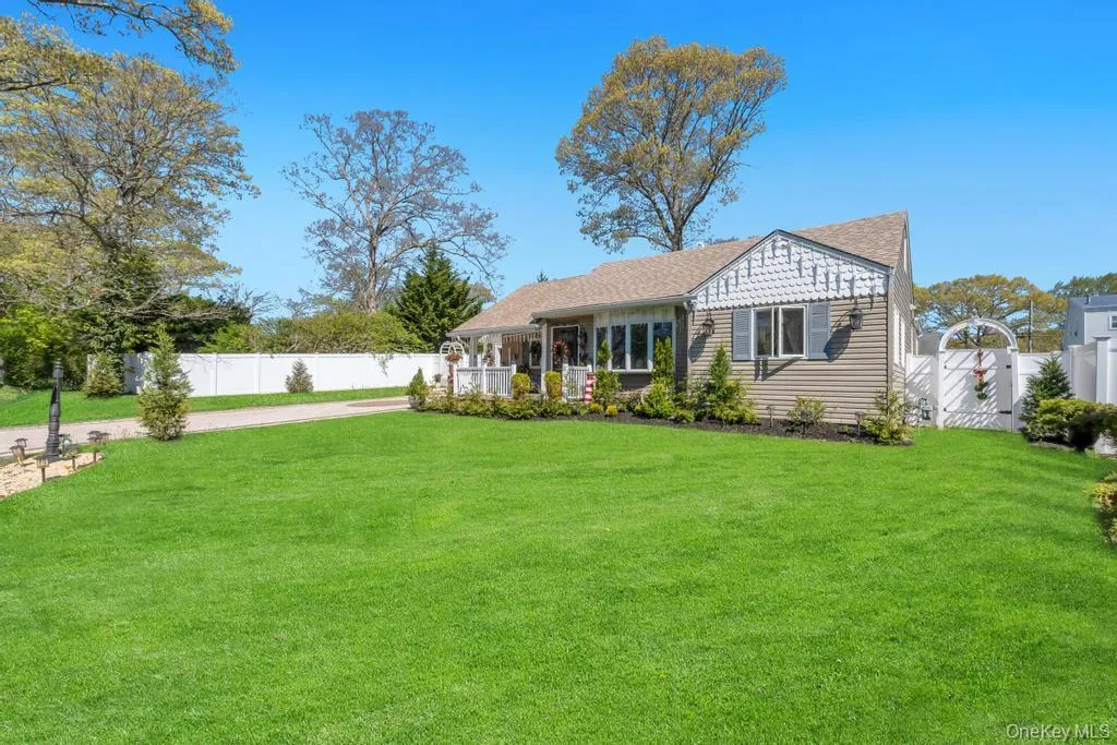 25 Snyder Street, Brookhaven, NY, 3 Bedrooms Bedrooms, 7 Rooms Rooms,2 BathroomsBathrooms,Residential Sale,For Rent,Snyder,0,995666 25 Snyder Street, Brookhaven, NY, 3 Bedrooms Bedrooms, 7 Rooms Rooms,2 BathroomsBathrooms,Residential Sale,For Rent,Snyder,0,995666