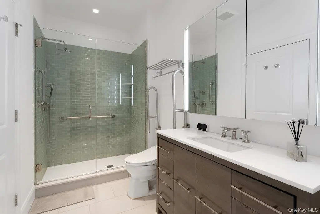 18 Rivers Edge Drive, Greenburgh, NY, 2 Bedrooms Bedrooms, 5 Rooms Rooms,2 BathroomsBathrooms,Residential,For Rent,Rivers Edge,0,995686 18 Rivers Edge Drive, Greenburgh, NY, 2 Bedrooms Bedrooms, 5 Rooms Rooms,2 BathroomsBathrooms,Residential,For Rent,Rivers Edge,0,995686